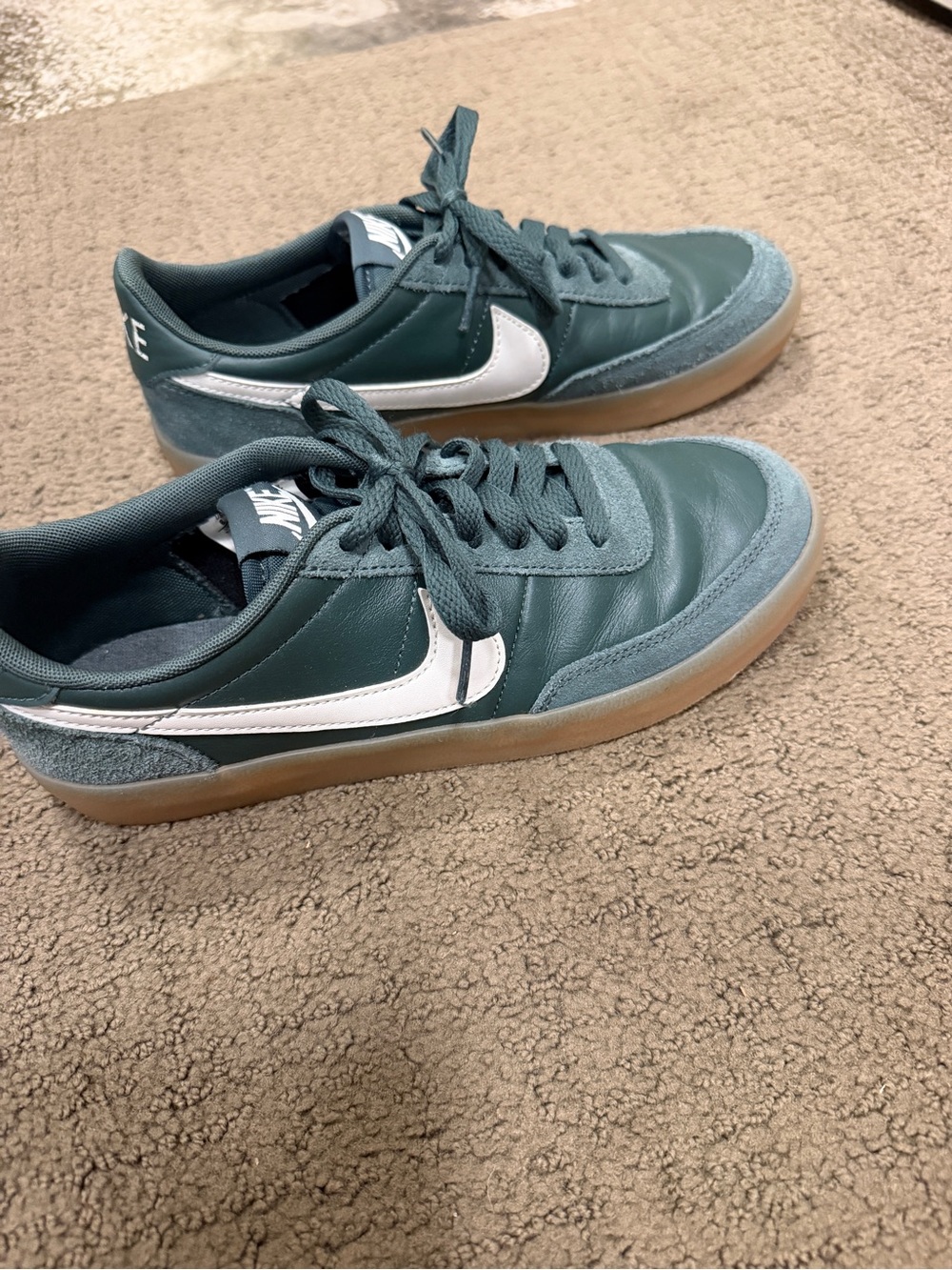 Nike Men’s Teal Low-Top Sneakers with White Swoosh